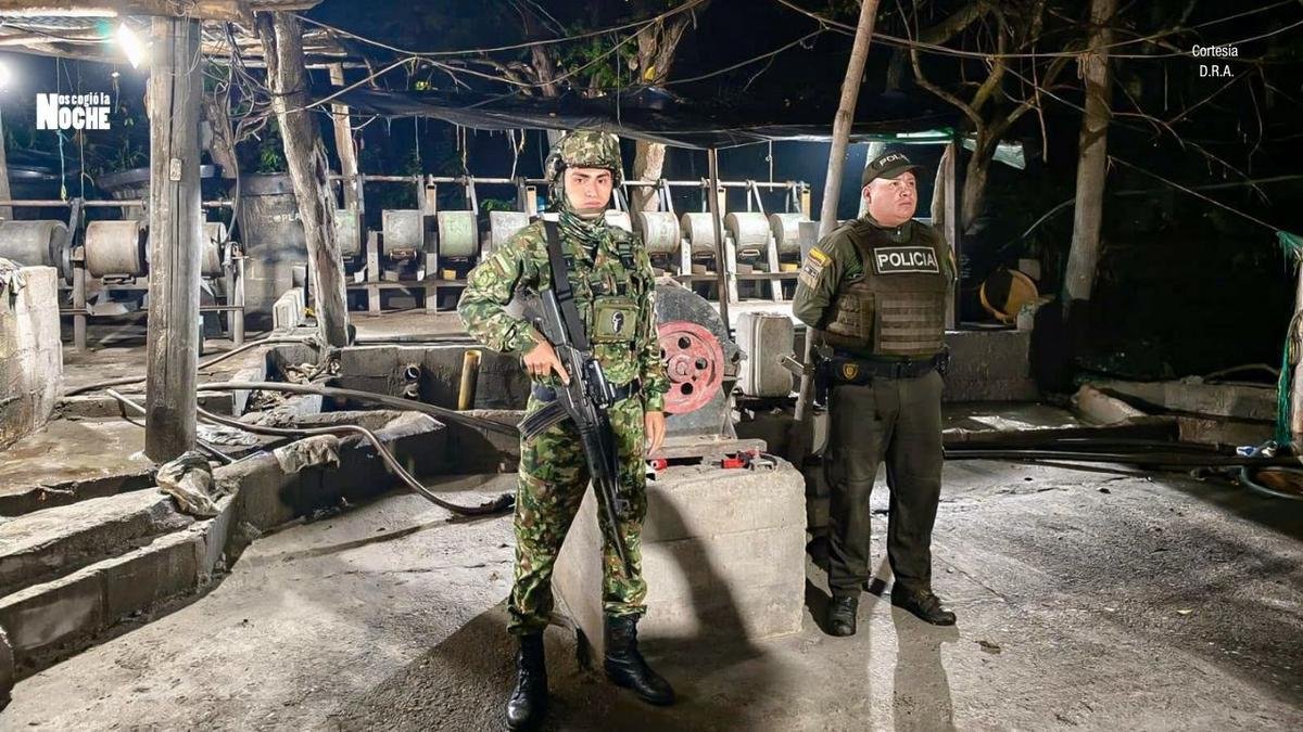 Intervienen dos minas ilegales y evitan la extracción de 3.000 gramos de oro al mes en Antioquia