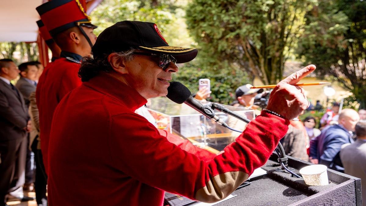Por presuntas irregularidades, Petro pide declarar insubsistente a Angie Rodríguez