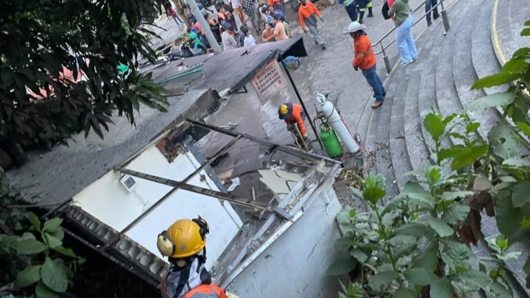 Alcaldía recuperó la plazoleta Caribe tras retirar 12 casetas construidas de manera irregular
