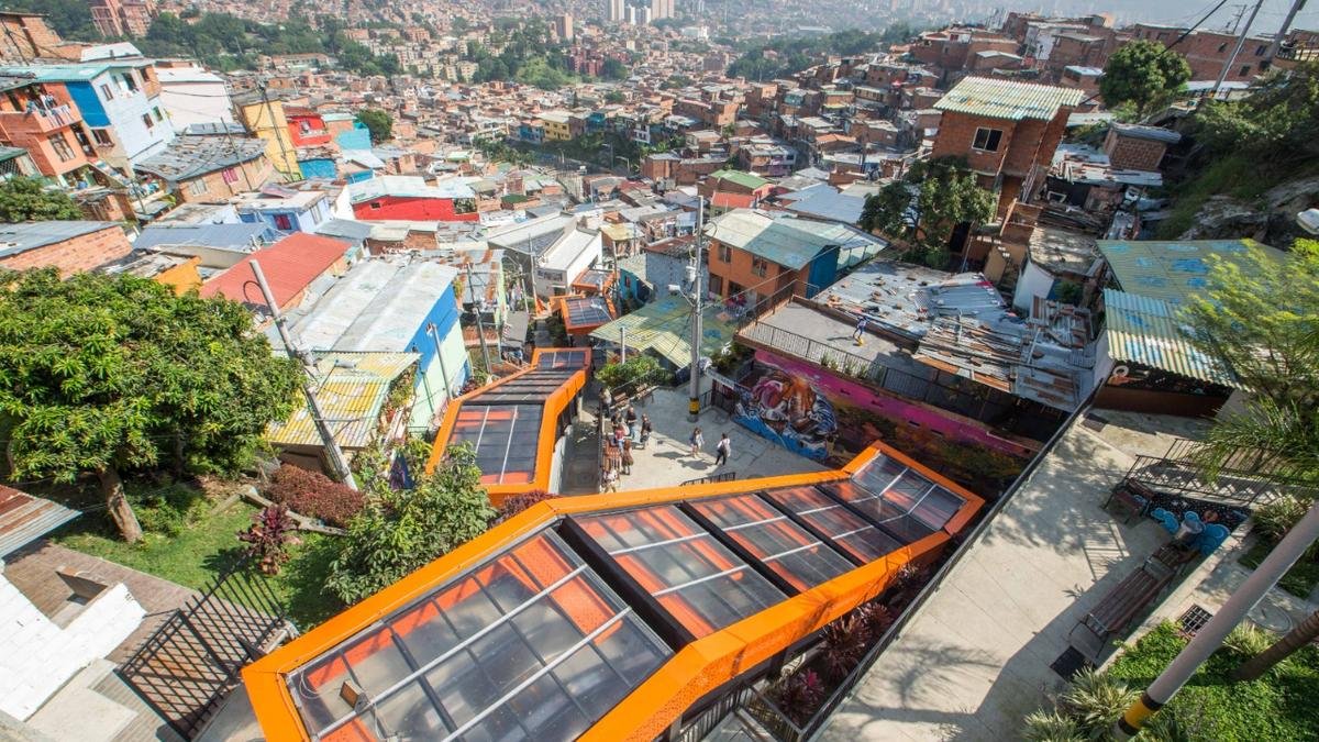 La Comuna 13 fortalece su oferta turística con jornada para emprendedores y operadores