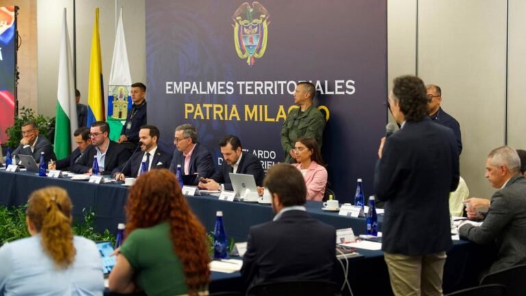 Empalme entre Antioquia y el gobierno electo avanza con acuerdos en seguridad, salud e infraestructura