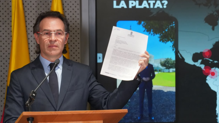Fico Gutiérrez arremete contra comediante por burlarse del reclutamiento infantil y cuestiona a la congresista electa Lalis