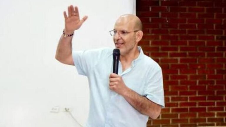 Fiduprevisora ratifica a Herman Bayona al frente del FOMAG en medio de la transición de gobierno