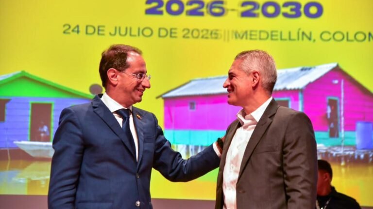 CAF anuncia millonaria financiación para regiones y abre puerta al acueducto de Urabá