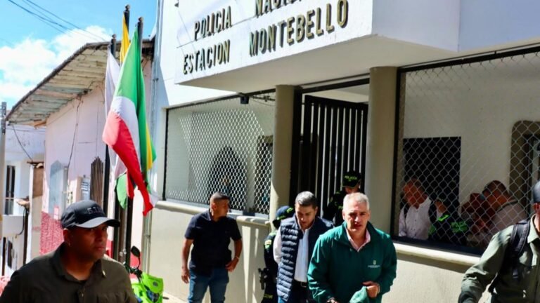 Gobernación entregó renovada estación de Policía en Montebello y reforzó estrategia de seguridad en el Suroeste antioqueño