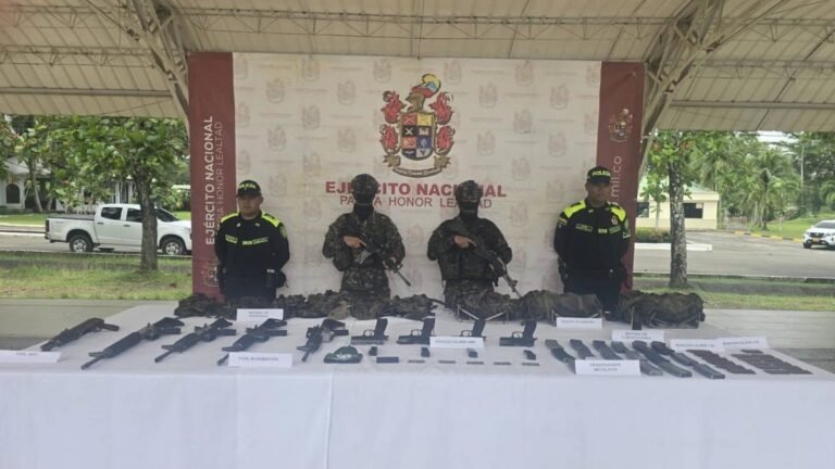 Ejército descubre caleta del Clan del Golfo con armas y explosivos en Turbo