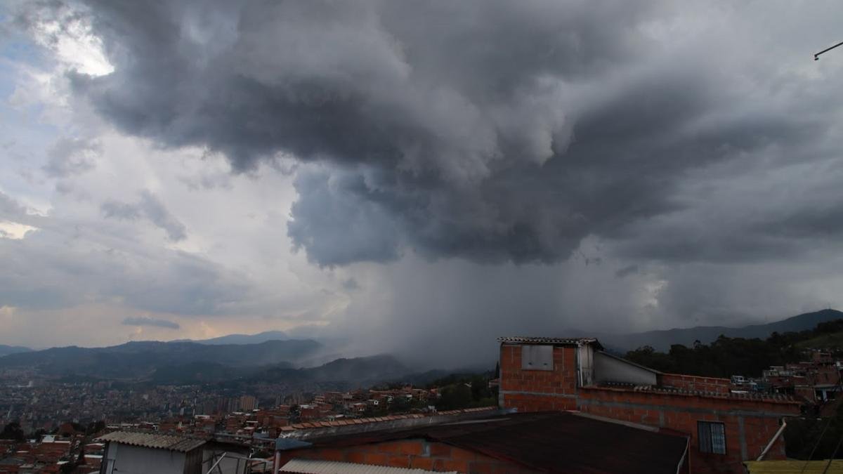 SIATA advierte que la temporada seca no elimina el riesgo de lluvias intensas en Medellín