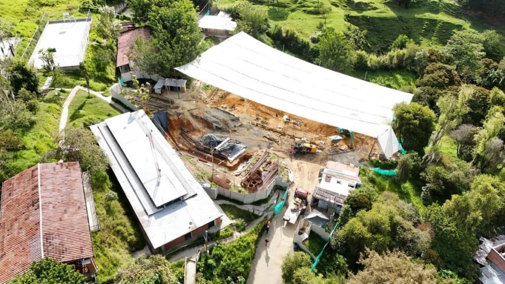 ReCreo Deportivo de Altavista supera el 30 % de avance: Medellín invierte más de $34.000 millones en nuevo espacio para la comunidad
