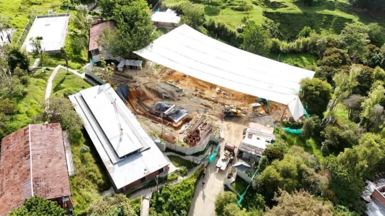 ReCreo Deportivo de Altavista supera el 30 % de avance: Medellín invierte más de $34.000 millones en nuevo espacio para la comunidad