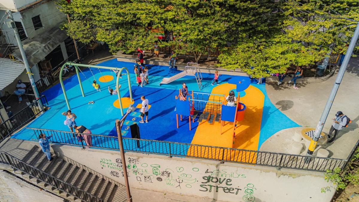 Medellín recupera 20 parques y supera los $10.200 millones invertidos en espacios para la comunidad
