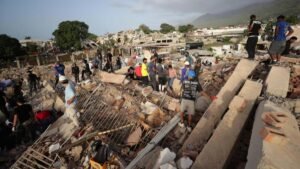 Venezuela eleva a 2.295 los muertos por el doble terremoto y decreta siete días de duelo nacional