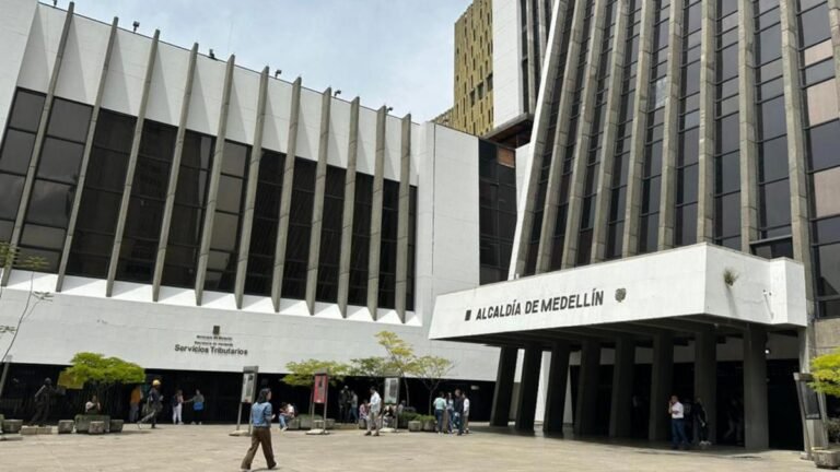 Fiscalía acusa a tres exfuncionarios de la alcaldía de Quintero y un contratista por presunto detrimento patrimonial