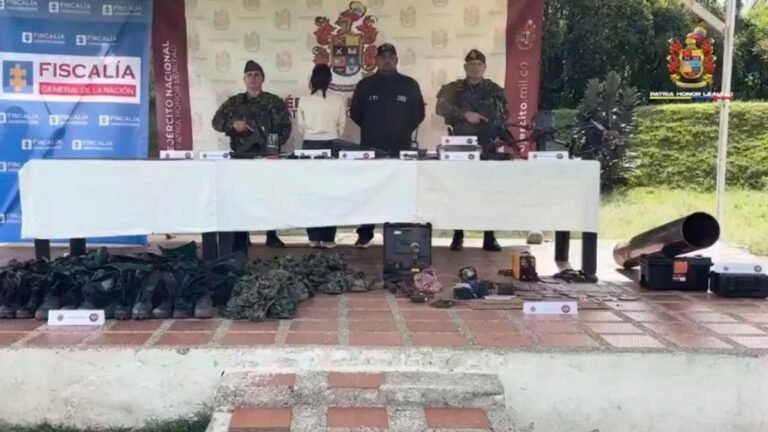 alias ‘La Mona’ se entrega al Ejército en Briceño tras presión de la Fuerza Pública