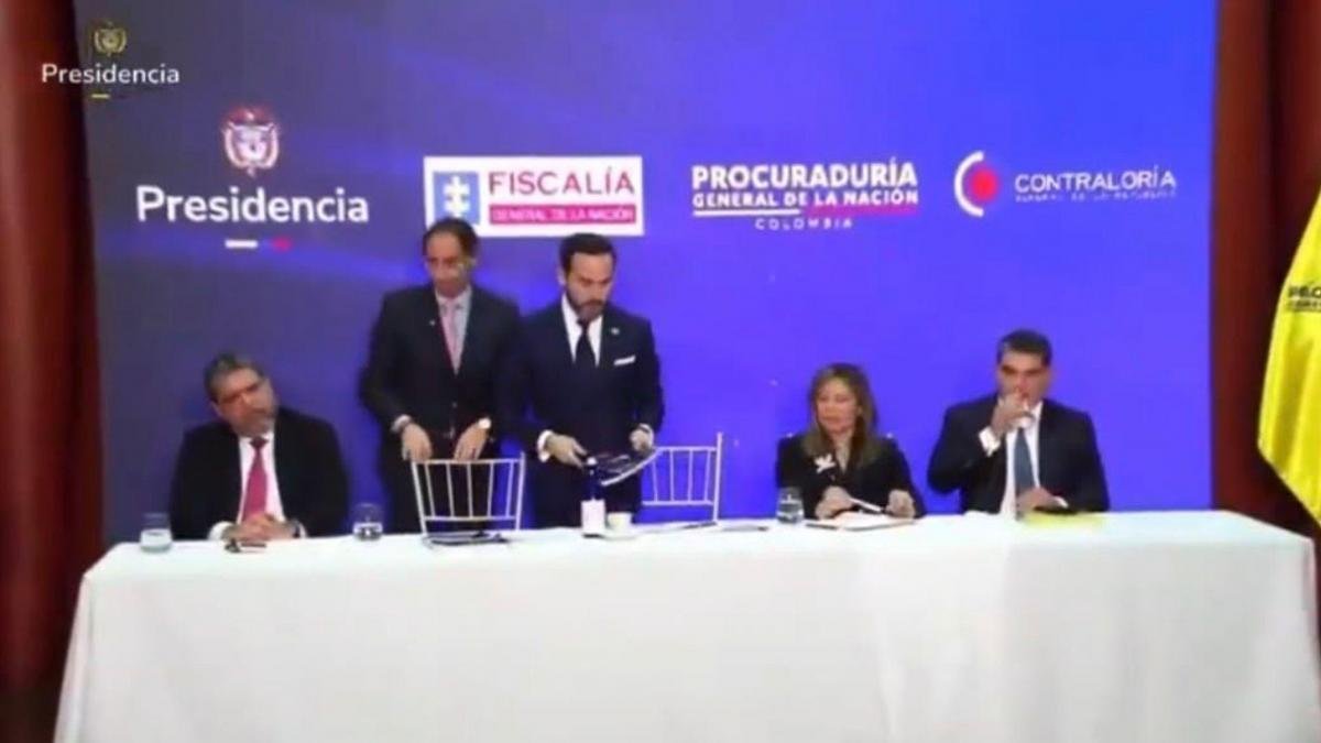 Fiscalía crea equipo especial para investigar más de 80 denuncias de presunta corrupción contra el gobierno de Gustavo Petro