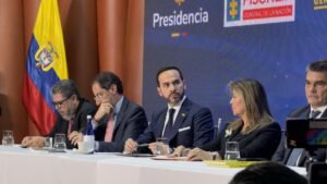 Esto es lo que contiene el documento de 135 páginas entregado por De La Espriella sobre el gobierno Petro