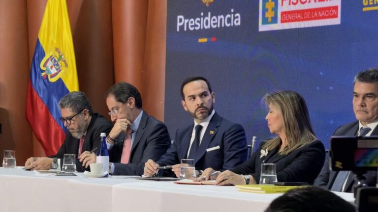 Esto es lo que contiene el documento de 135 páginas entregado por De La Espriella sobre el gobierno Petro