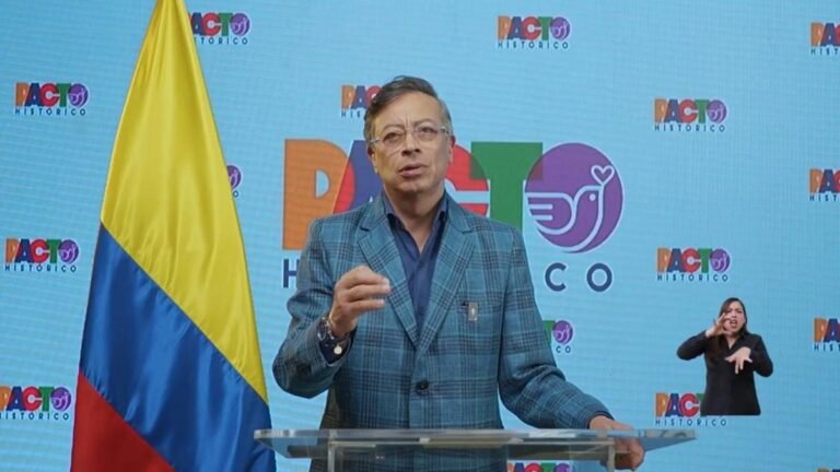 «Sectarismo, ignorancia y estupidez» Así le habló Petro a De La Espriella