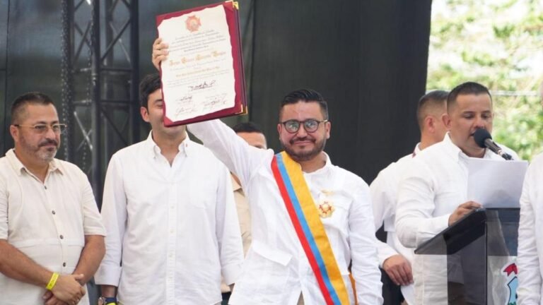 Laverde asume la Contraloría y anuncia ofensiva contra la corrupción