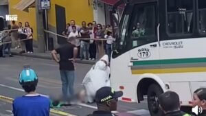 Adulto mayor murió atropellado por un bus en inmediaciones del Parque de Bello
