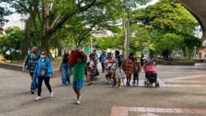 Más de 100 indígenas desplazados regresan a Chocó tras atención en Medellín