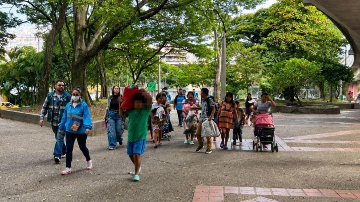 Más de 100 indígenas desplazados regresan a Chocó tras atención en Medellín