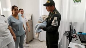 Policías rescataron con vida a una recién nacida abandonada en Vegachí