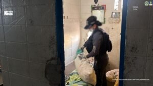 Golpe a las extorsiones desde las cárceles: Fiscalía y Policía allanan tres cárceles