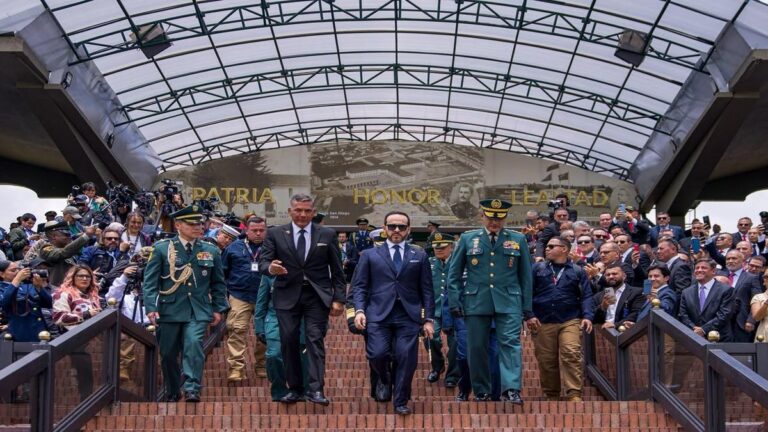 Adiós a las mesas, hola a la ofensiva territorial. Las claras órdenes de De La Espriella