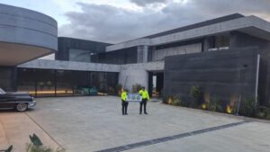 ¿Por qué Kevin A. Thobias sigue en su casa tras la extinción de dominio?