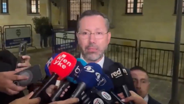 «Estamos administrando con las ollas raspadas»: Ministro de Vivienda frente a situación de reconstrucción tras terremoto