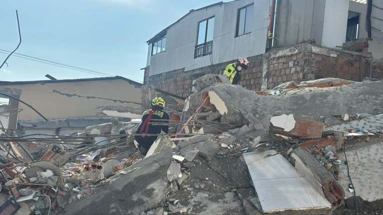 Critican a congresista por publicar su cuenta personal para recolectar dinero para damnificados por el terremoto