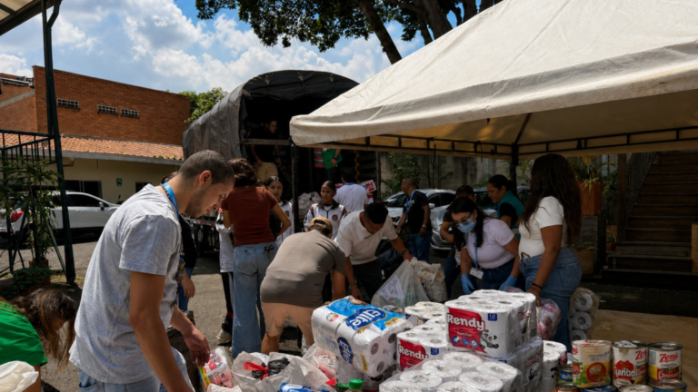 Medellín solidario: hay 10 puntos donde reciben ayudas para los damnificados por el terremoto