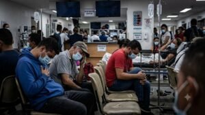 Colapsan las urgencias en Medellín: Hospital San Vicente reporta ocupación superior al 300 %