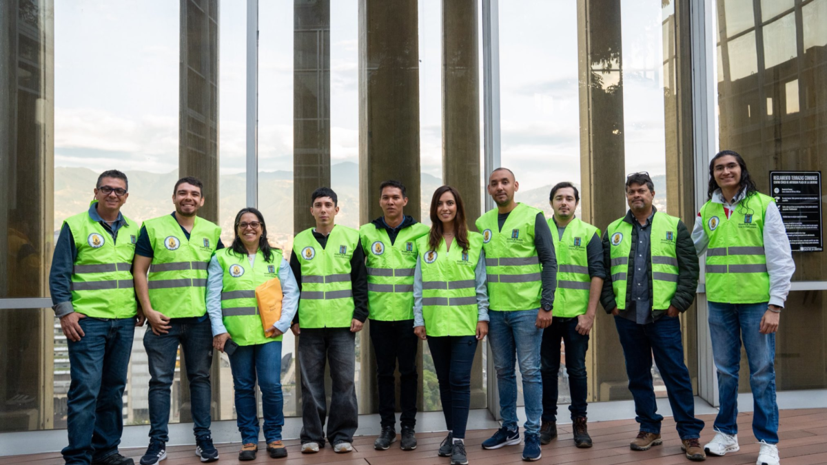 Medellín envía 13 ingenieros al Eje Cafetero para apoyar a familias afectadas por el terremoto