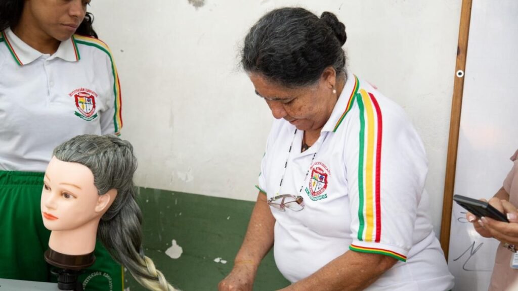 Más oportunidades para las mujeres: Medellín abre 3.000 cupos para estudiar, trabajar y emprender