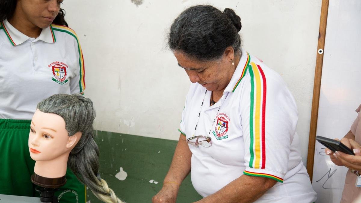 Más oportunidades para las mujeres: Medellín abre 3.000 cupos para estudiar, trabajar y emprender