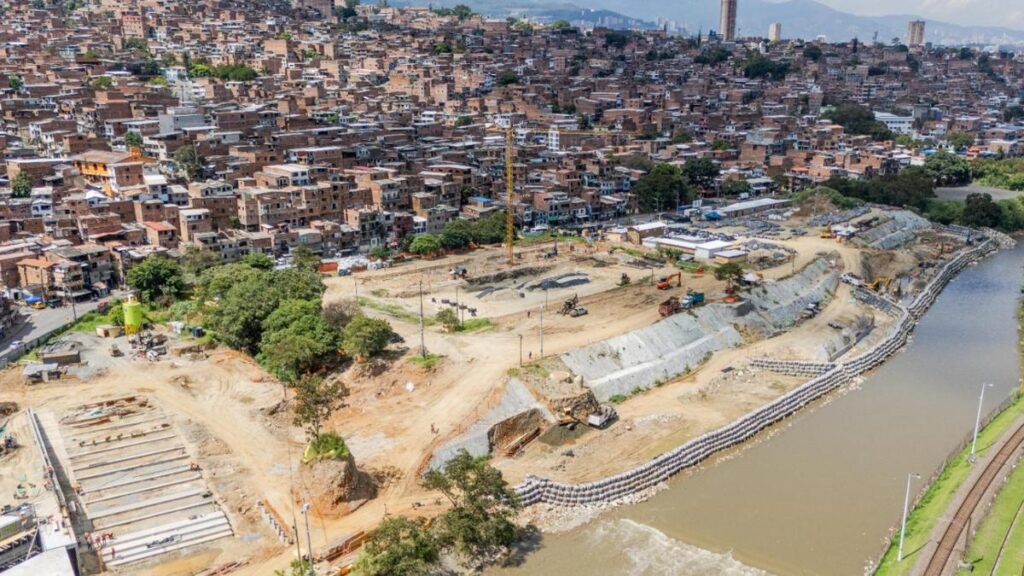 Parque Primavera Norte supera el 30 % de ejecución: avanzan las obras de protección sobre el río Medellín