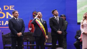 “Todo mi respaldo”: De la Espriella blinda la ofensiva