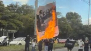 Cierre en la Autopista Norte por manifestación estudiantil en Medellín