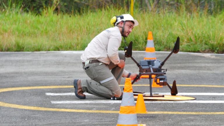 EPM pone sus drones al servicio de la infraestructura y hace historia con certificación de Aerocivil
