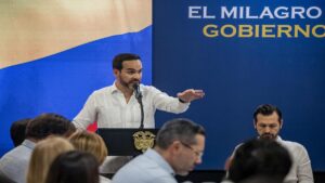Levantaron el paro, pero no el miedo. Abelardo exige rendición