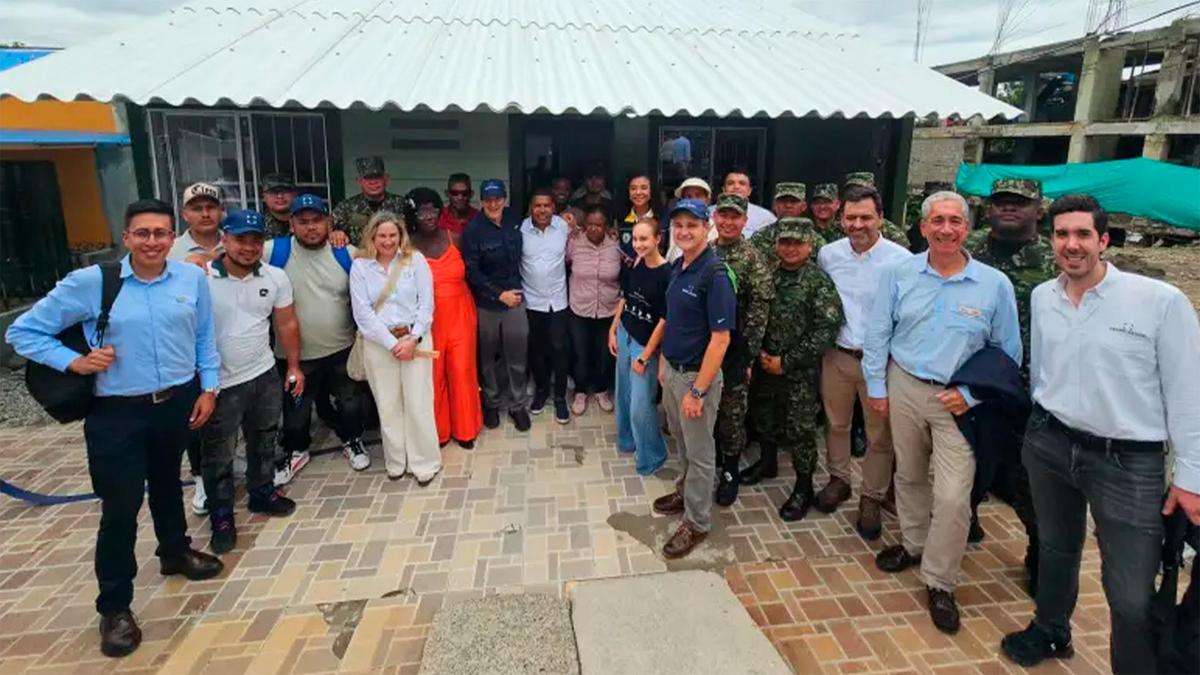 Nicky Jam y Grupo Argos entregan la primera vivienda en Chocó de los 1.000 hogares