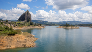 Solo el embalse de El Peñol mantiene capacidad de regulación de un año; los otros 26 duran menos de tres meses
