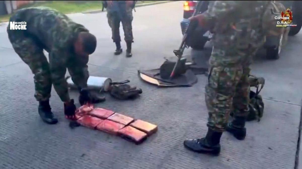 Se asustaron al ver al Ejército y abandonaron un vehículo lleno de pasta base de coca en el Cauca