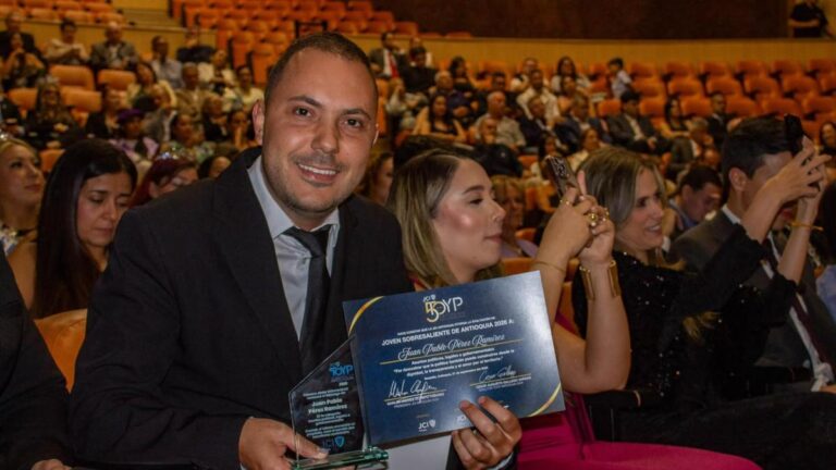 De Támesis a los 10 jóvenes sobresalientes de Antioquia: así reconocieron a su alcalde