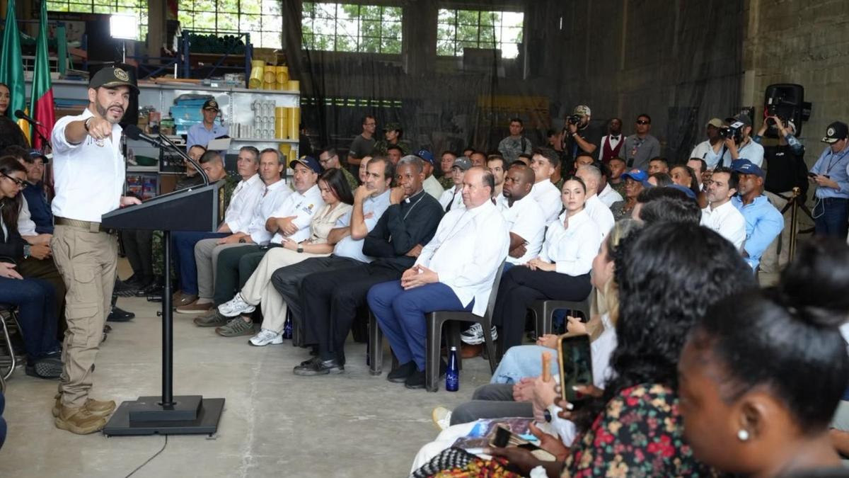 UNGRD entrega ayudas de vivienda a familias del Valle del Cauca