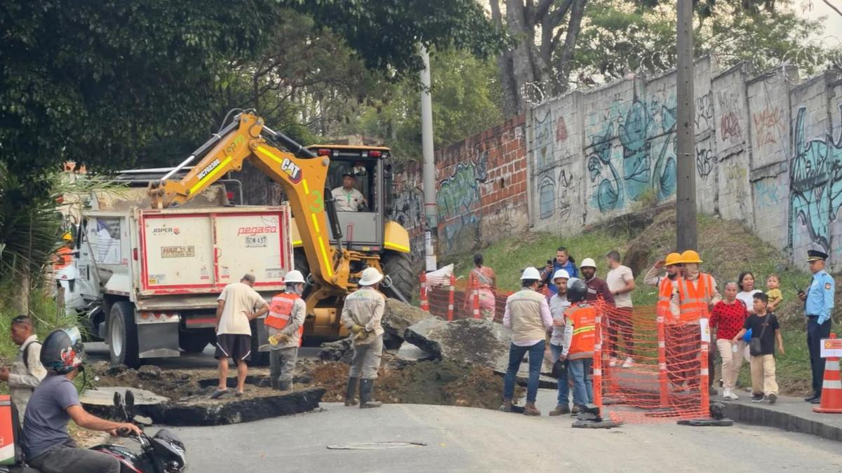 ¿Cuándo volverá el agua? EPM trabaja a contrarreloj para reparar tubería en el nororiente de Medellín