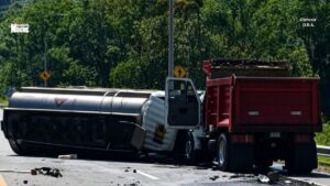 ¿Qué causó el accidente en la vía que comunica a Barbosa con Cisneros y que dejó a un peatón herido?
