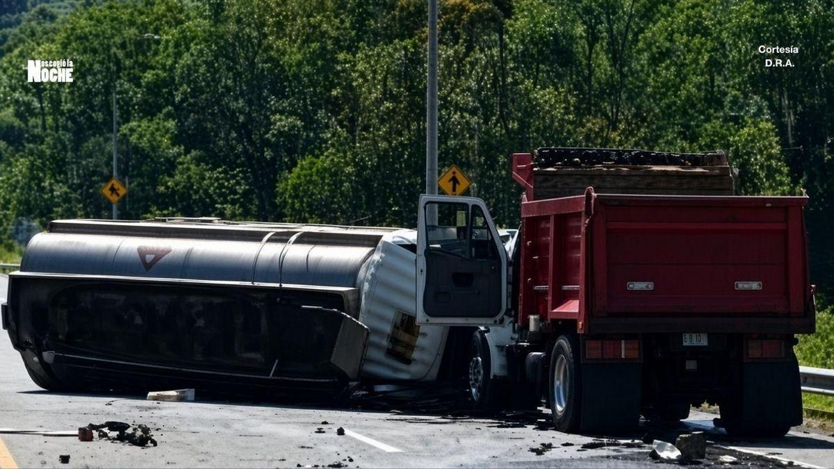 ¿Qué causó el accidente en la vía que comunica a Barbosa con Cisneros y que dejó a un peatón herido?