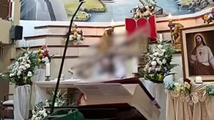 ¡Impactante imagen! A un párroco lo mató algo que habría adorado durante toda su vida